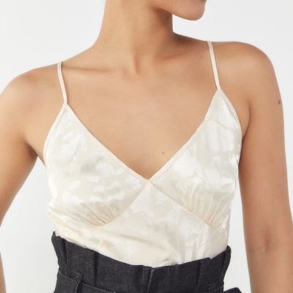 UO ~ Aniston Satin V-neck Cami - Picture 1 of 3
